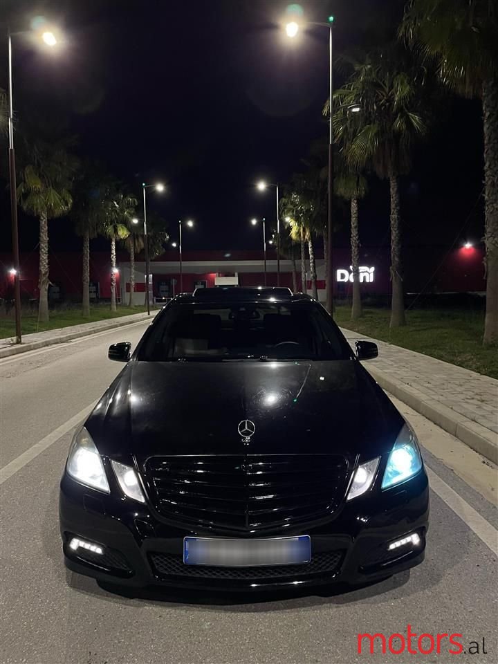 2010' Mercedes-Benz 350 photo #6