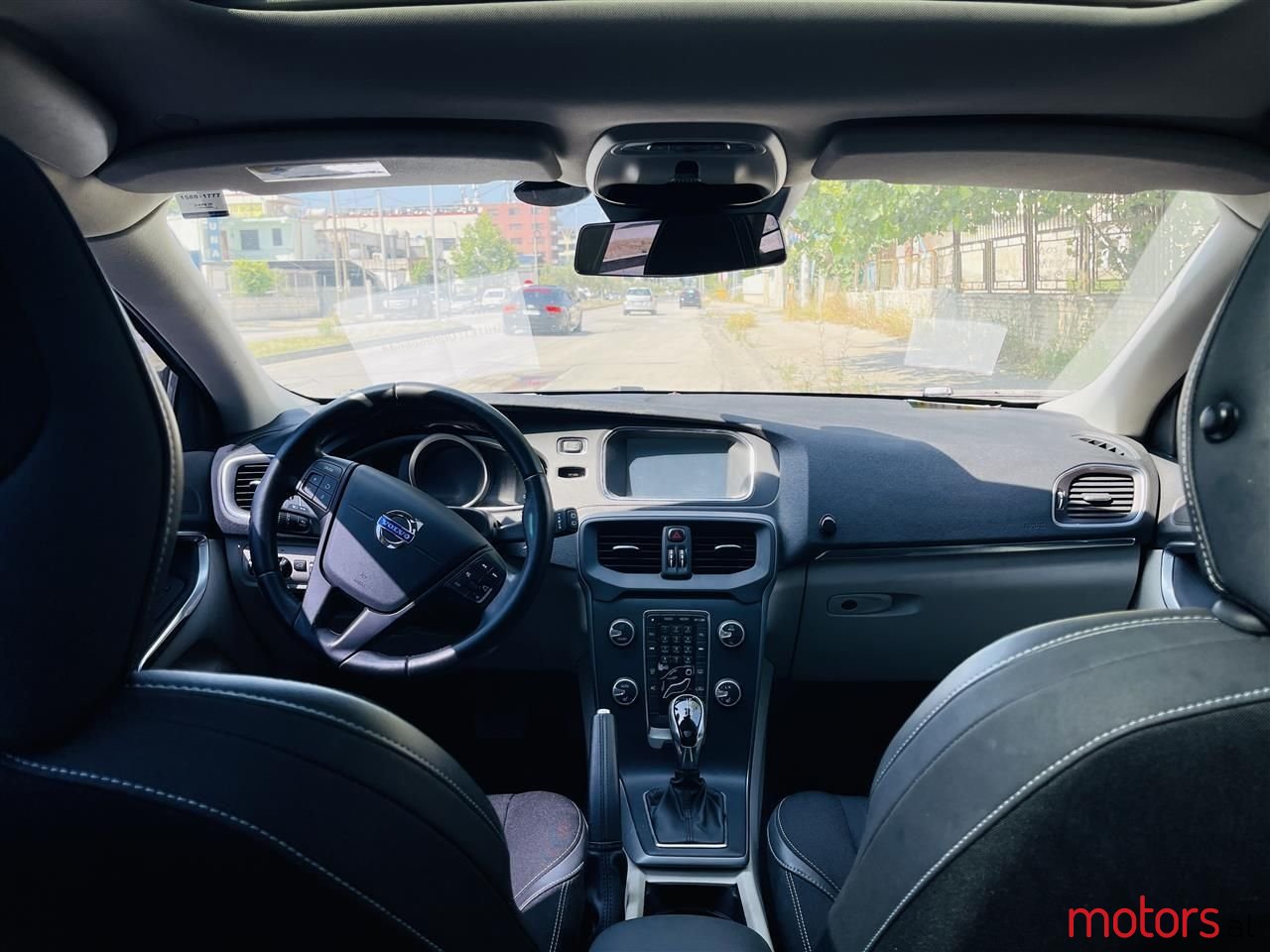 2014' Volvo V40 photo #3