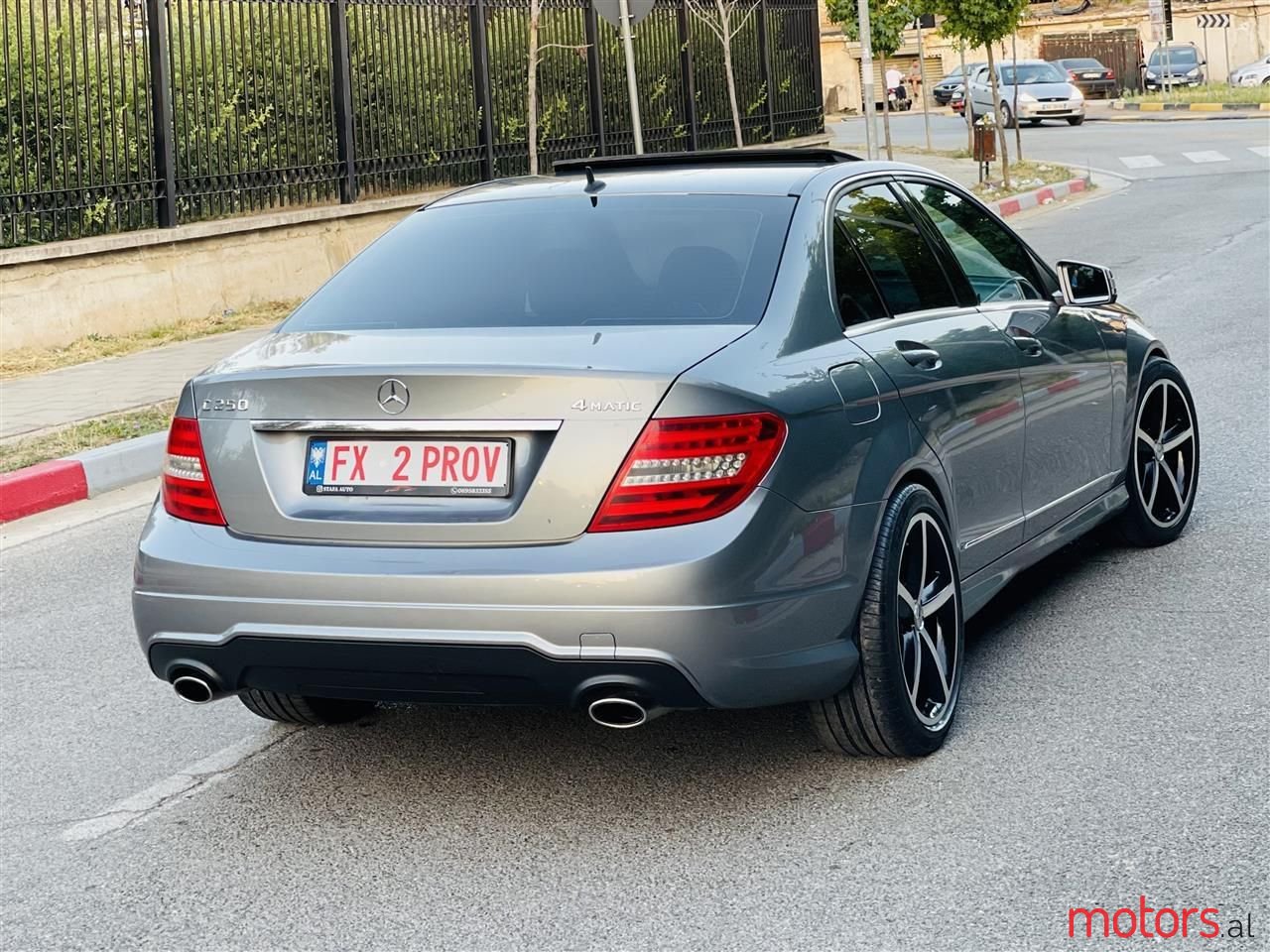 2012' Mercedes-Benz C 250 photo #5