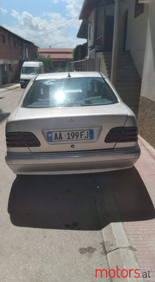 2000' Mercedes-Benz 200 photo #2