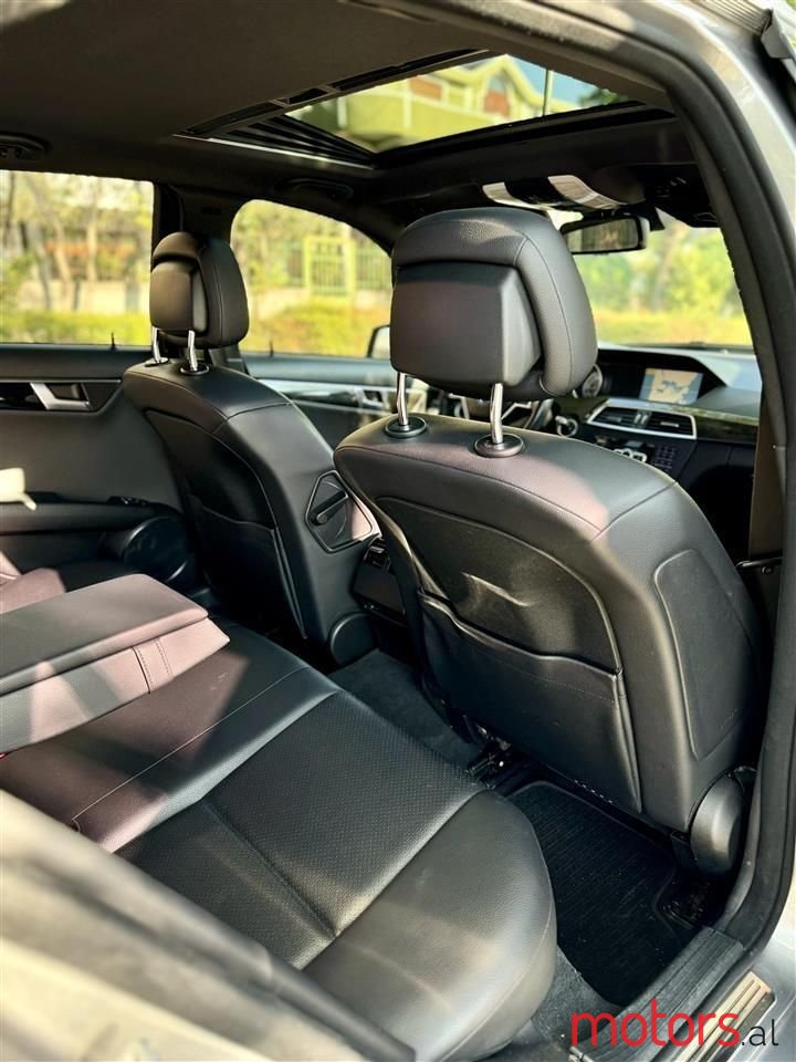 2012' Mercedes-Benz C 300 photo #3