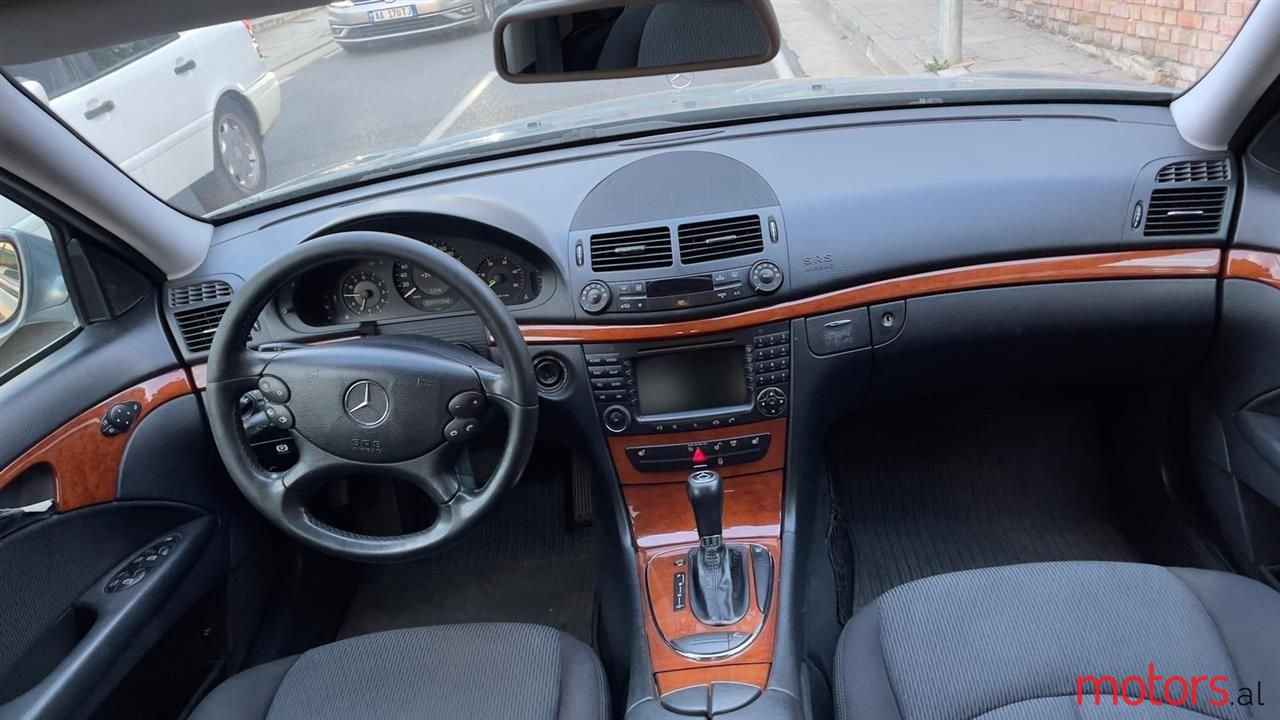 2007' Mercedes-Benz E 220 photo #5
