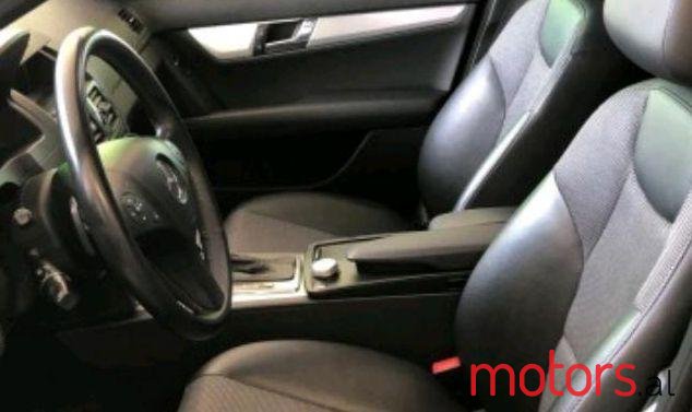 2008' Mercedes-Benz C-Class photo #1