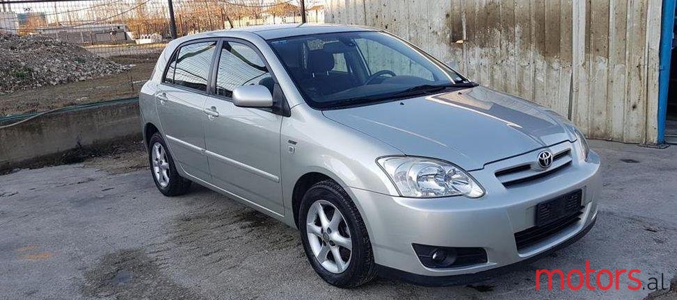 2005' Toyota Corolla photo #1