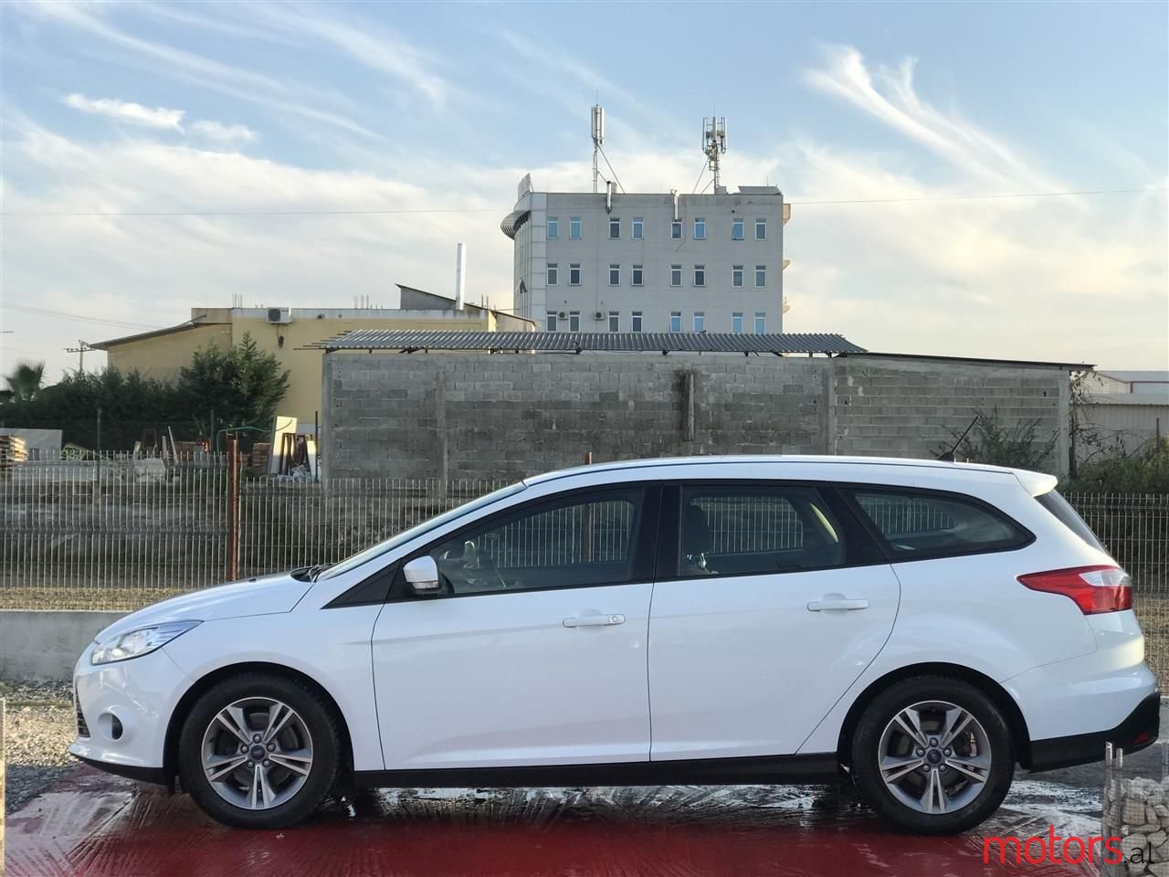 2011' Ford Focus photo #2