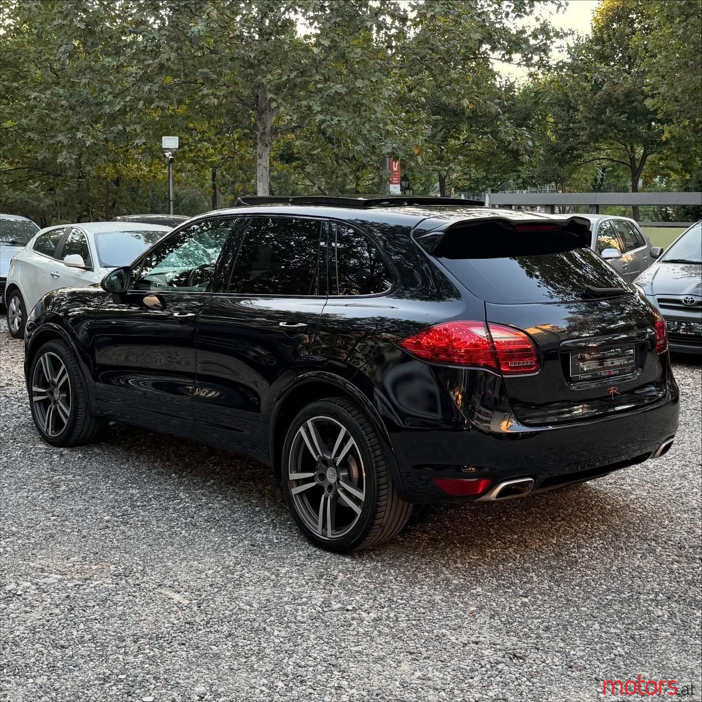 2012' Porsche Cayenne photo #2