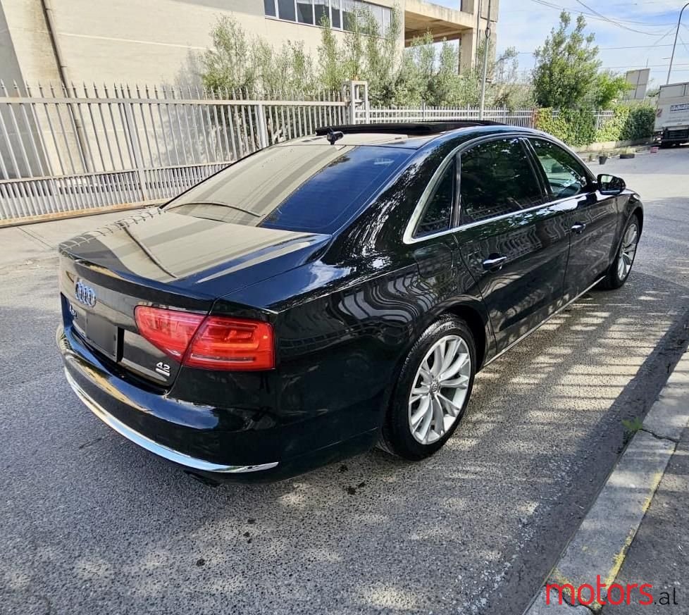 2011' Audi A8 photo #2