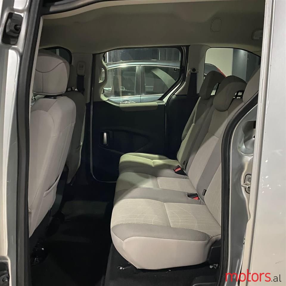 2010' Peugeot Partner photo #6