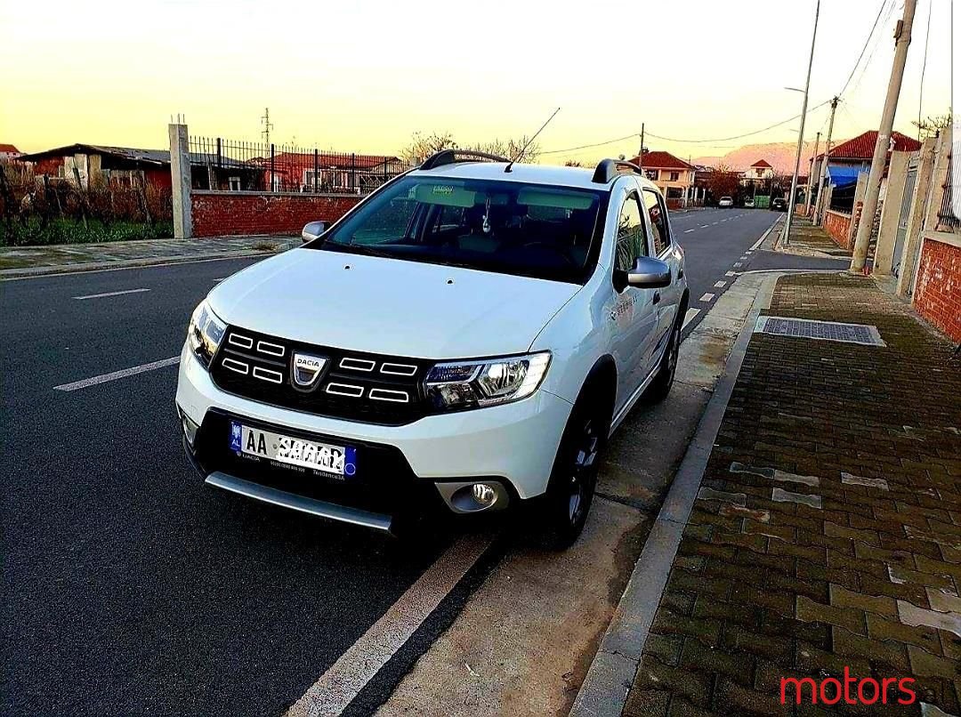 2017' Dacia Sandero photo #2