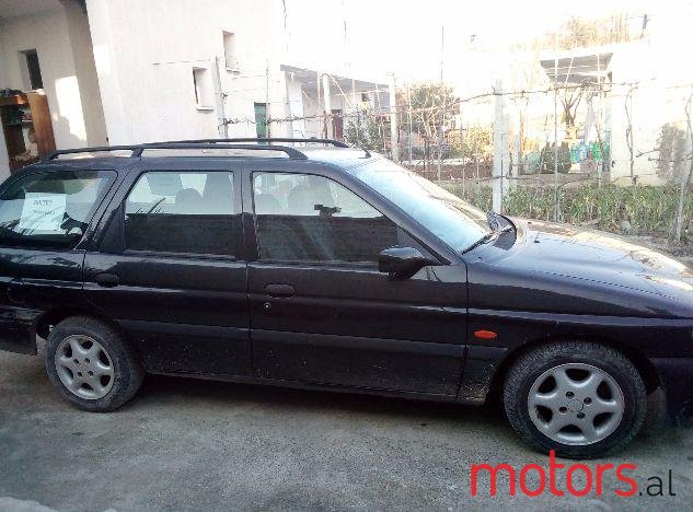 1998' Ford Escort photo #1