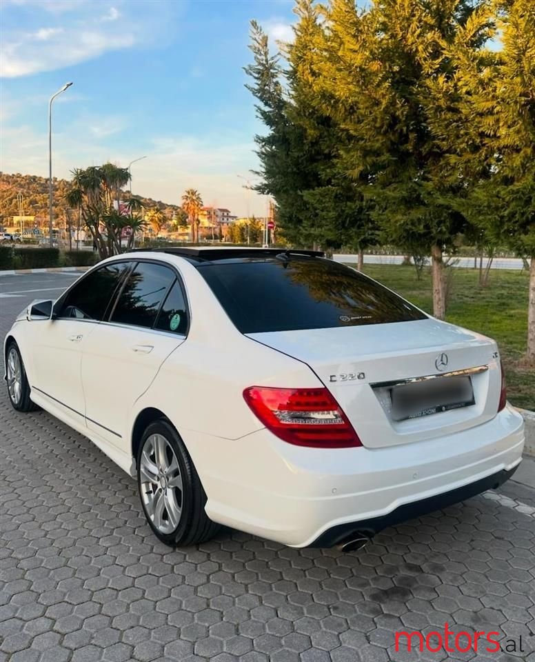 2013' Mercedes-Benz C 200 photo #3
