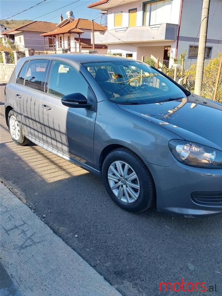 2011' Volkswagen Golf photo #5