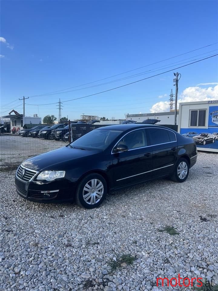 2008' Volkswagen Passat photo #1