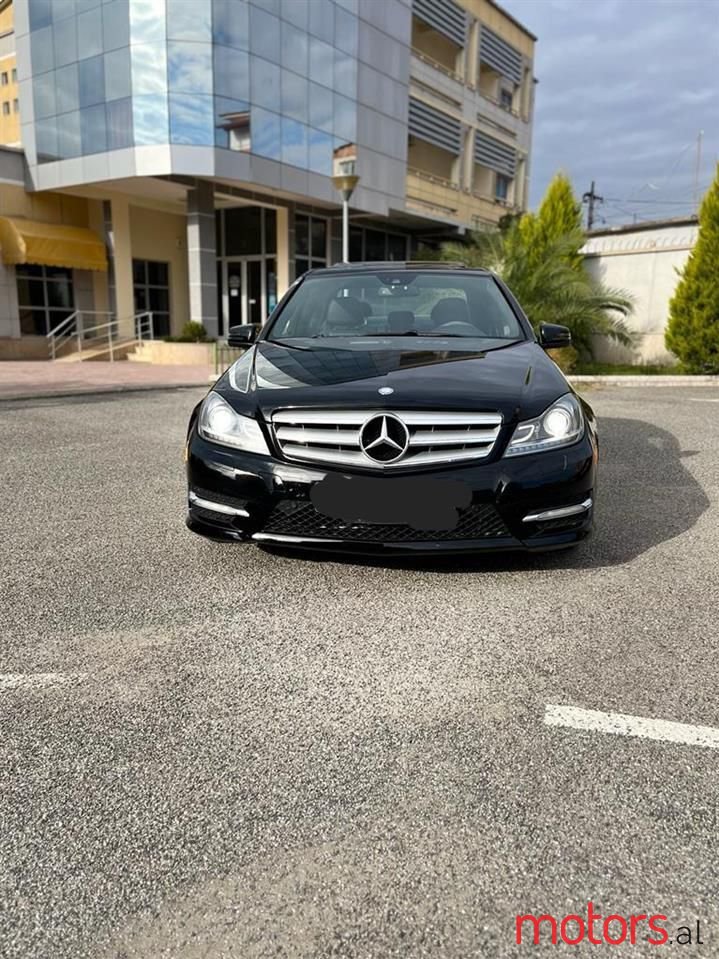 2012' Mercedes-Benz C 300 photo #3