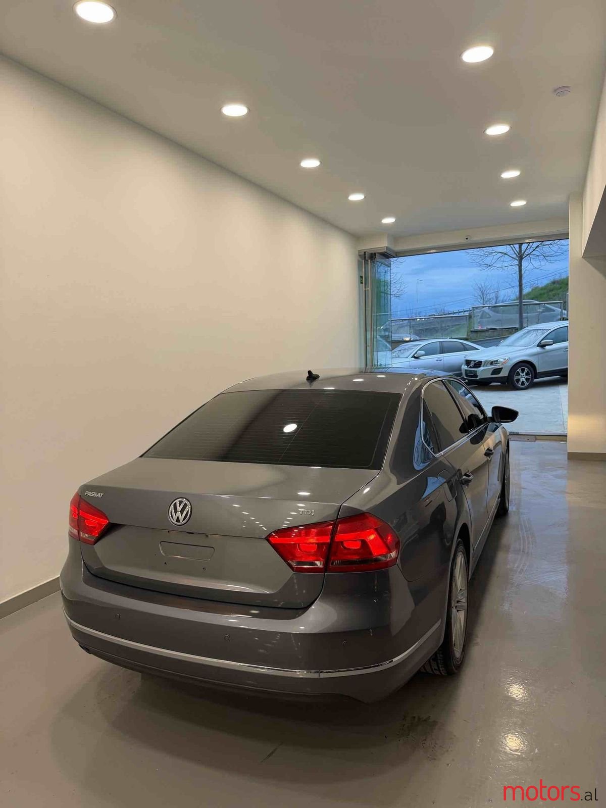 2013' Volkswagen Passat photo #6