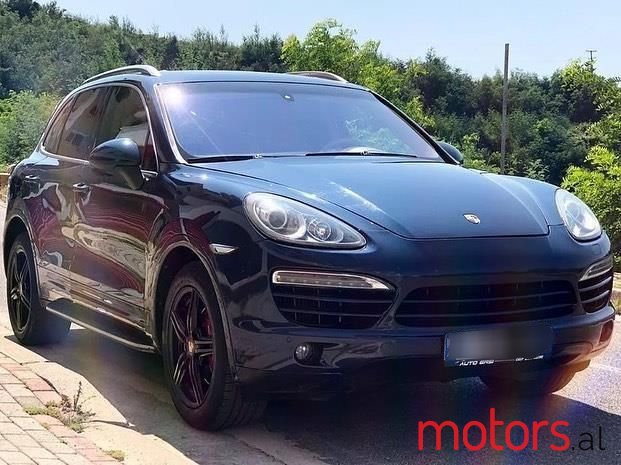 2011' Porsche Cayenne photo #2