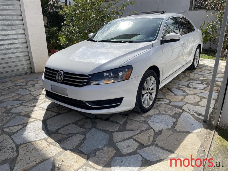 2013' Volkswagen Passat photo #1