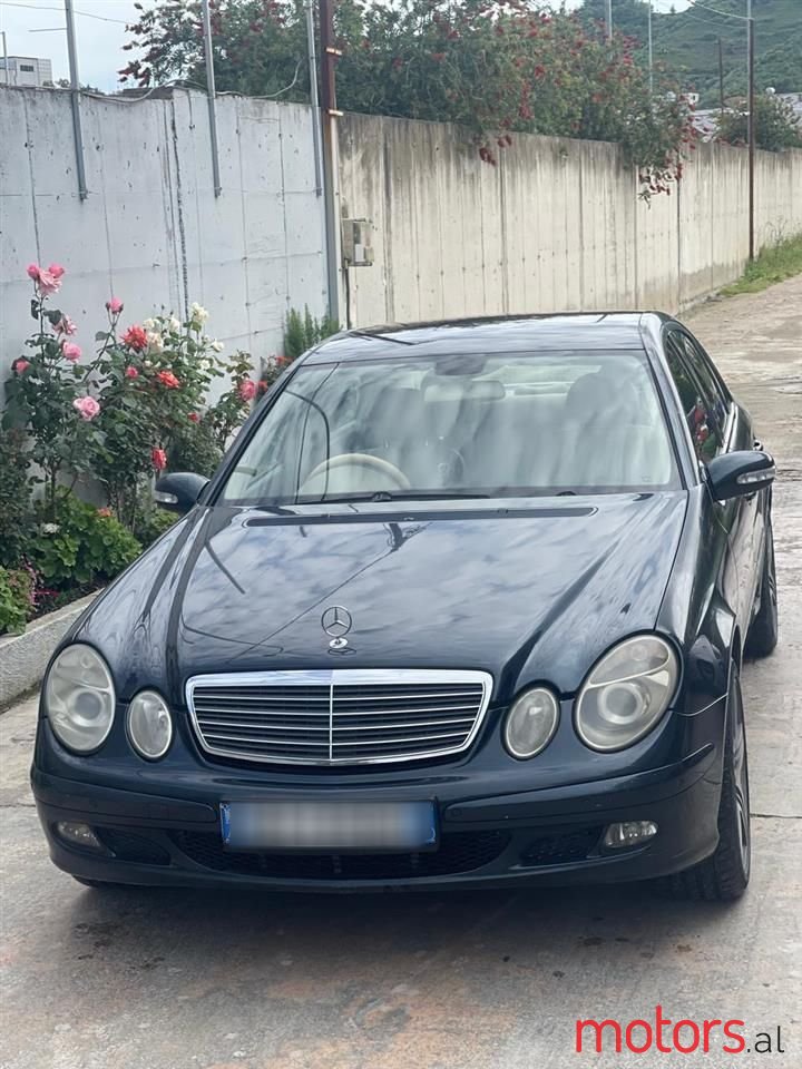 2005' Mercedes-Benz E 220 photo #3