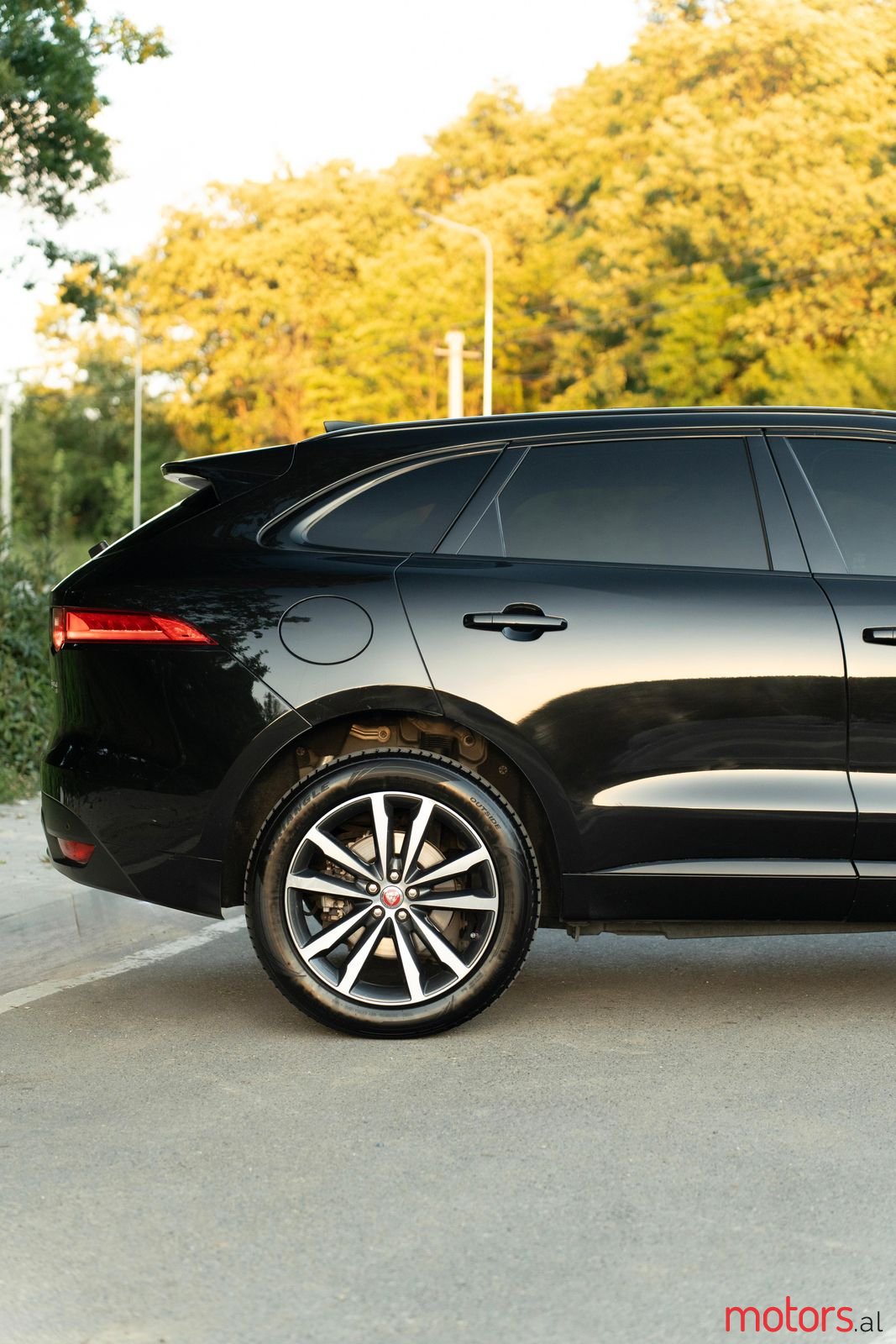 2018' Jaguar F-Pace photo #6