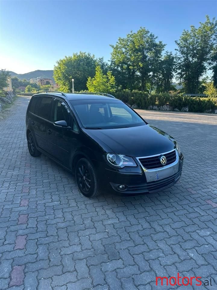 2010' Volkswagen Touran photo #5