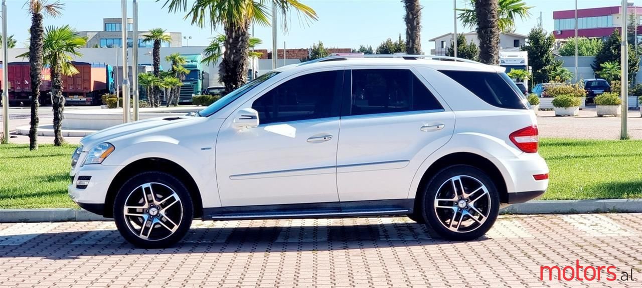 2011' Mercedes-Benz ML 350 photo #4
