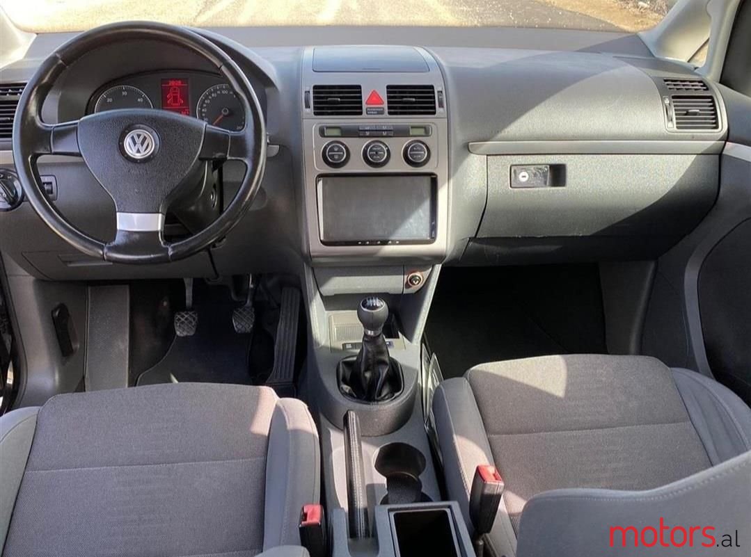 2008' Volkswagen Golf Plus photo #5