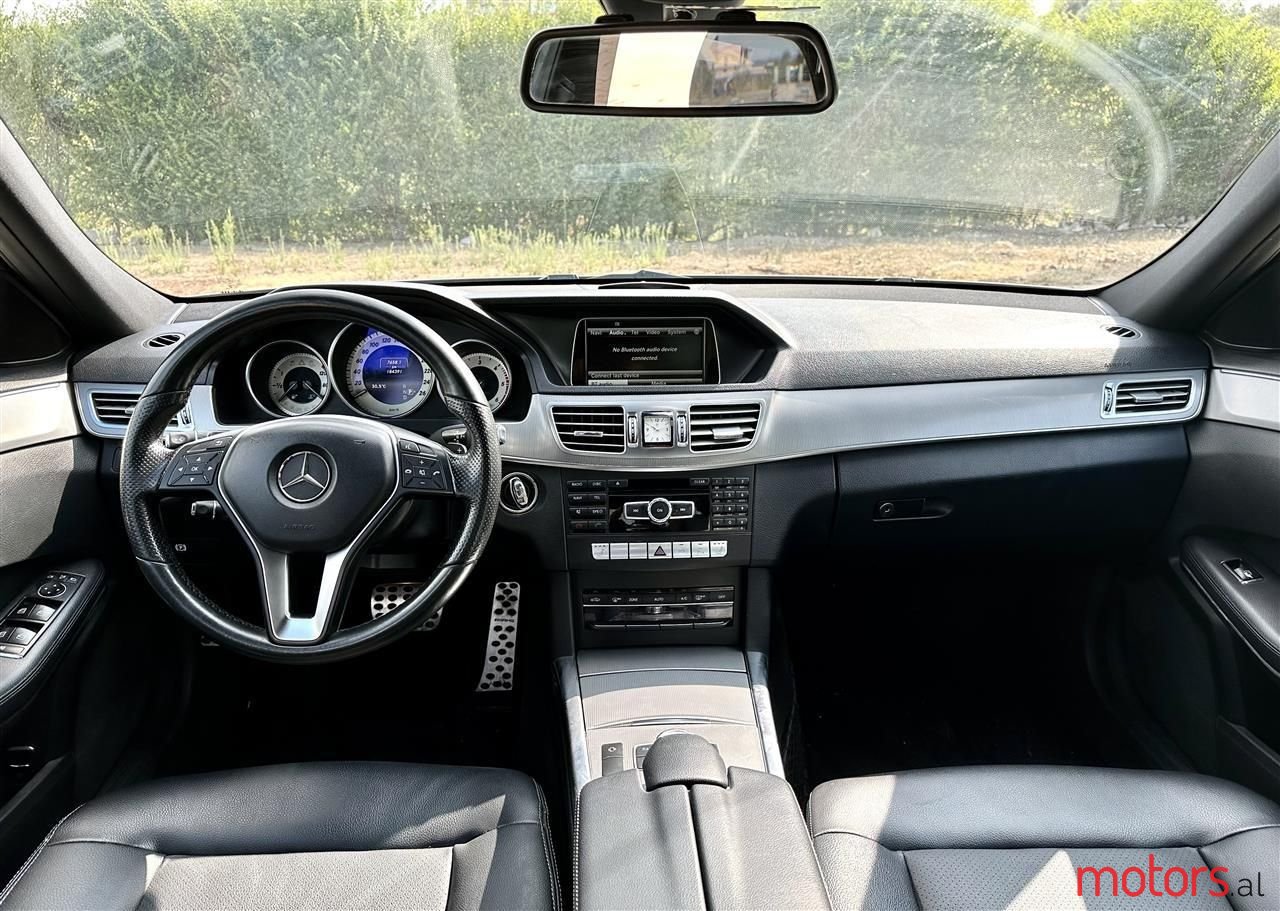 2015' Mercedes-Benz E 220 photo #3