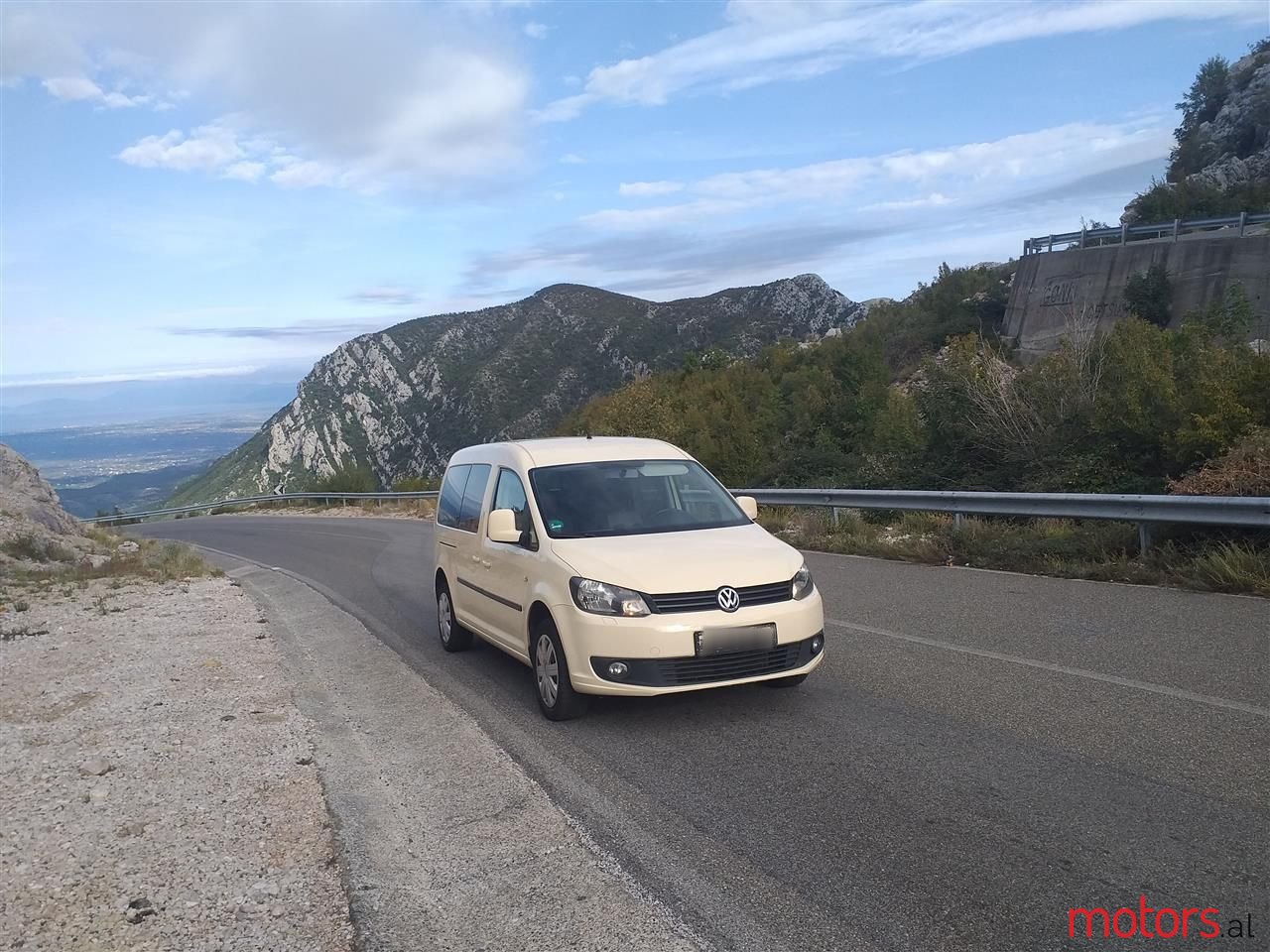 2015' Volkswagen Caddy photo #2