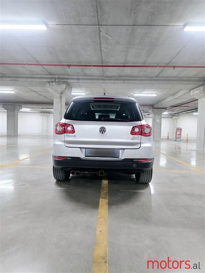 2009' Volkswagen Tiguan photo #5