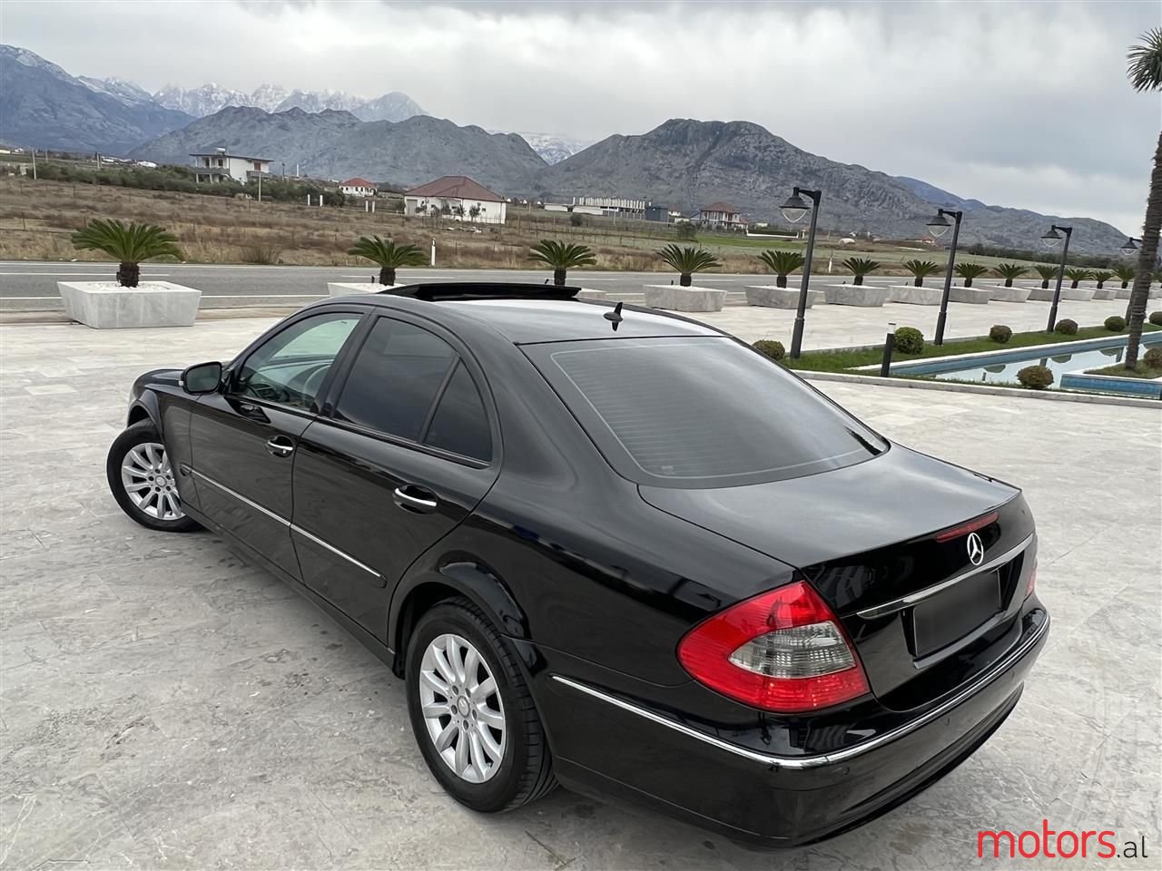 2008' Mercedes-Benz E 220 photo #6