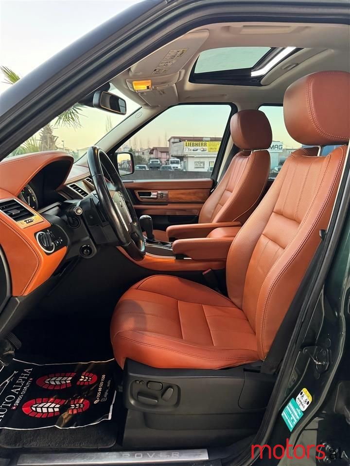 2010' Land Rover Range Rover Sport photo #4