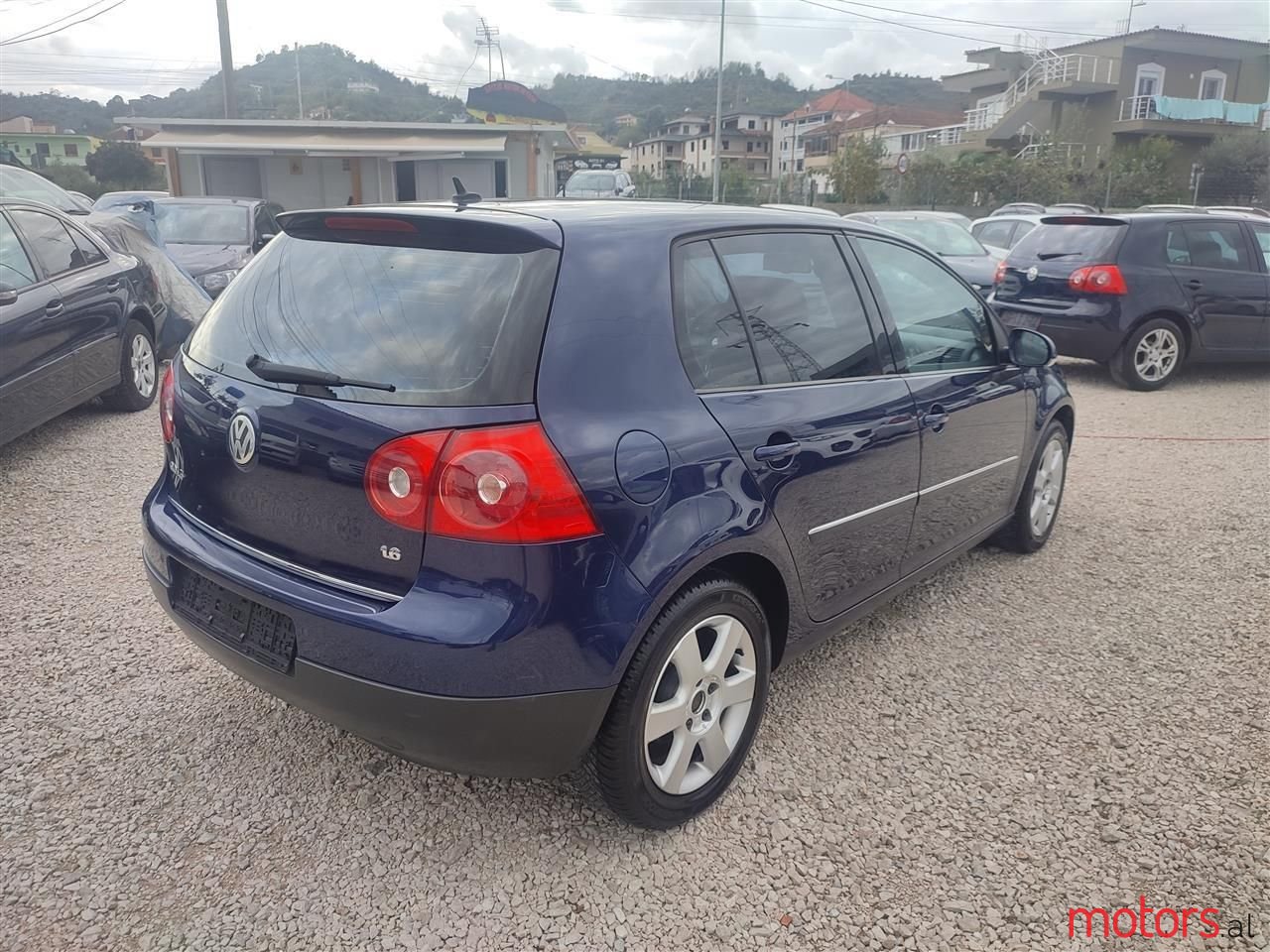 2005' Volkswagen Golf photo #3