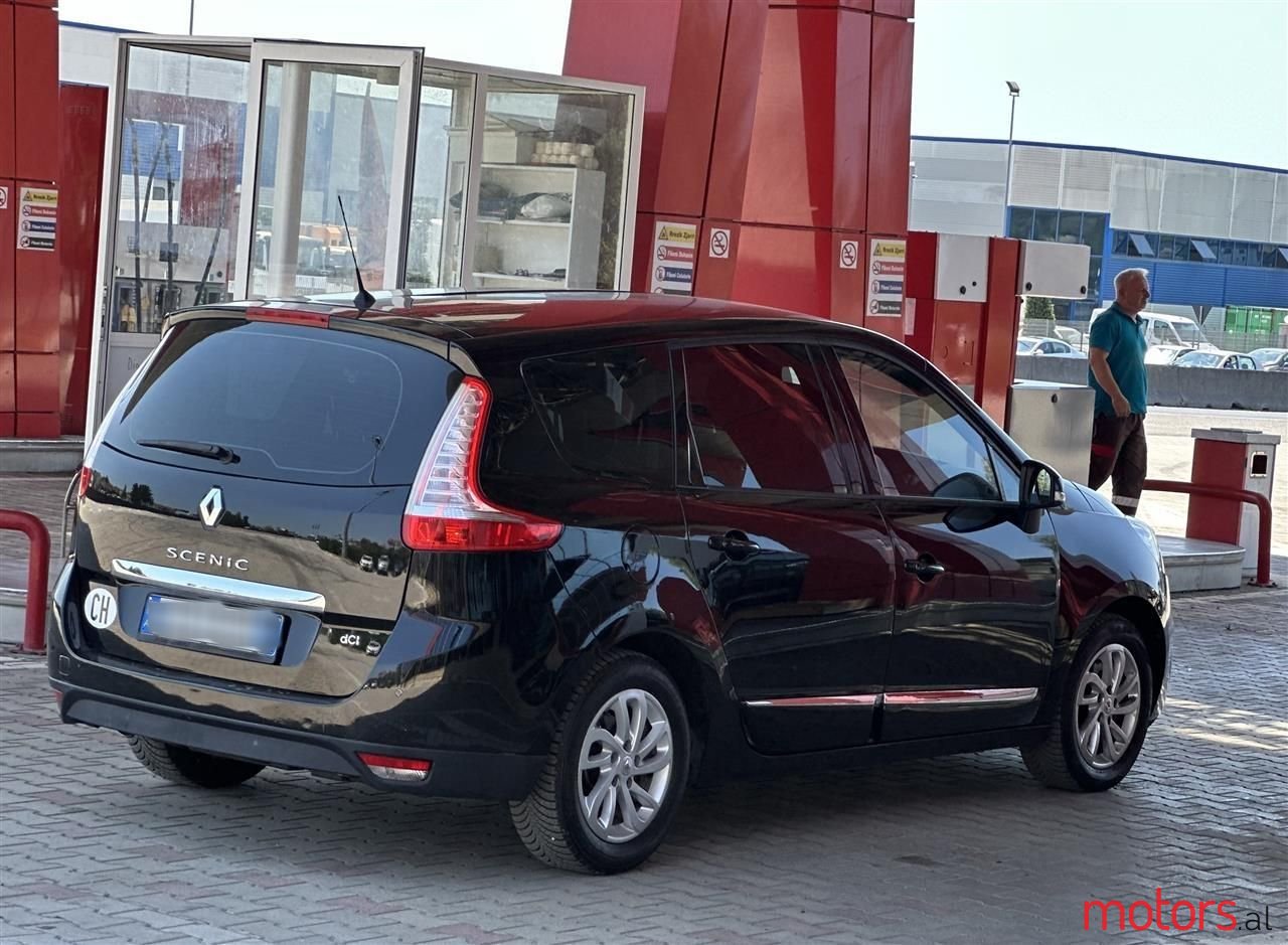 2012' Renault Grand Scenic photo #5