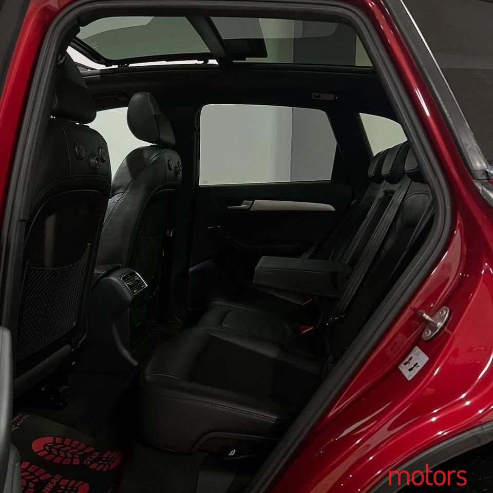 2011' Audi Q5 photo #4