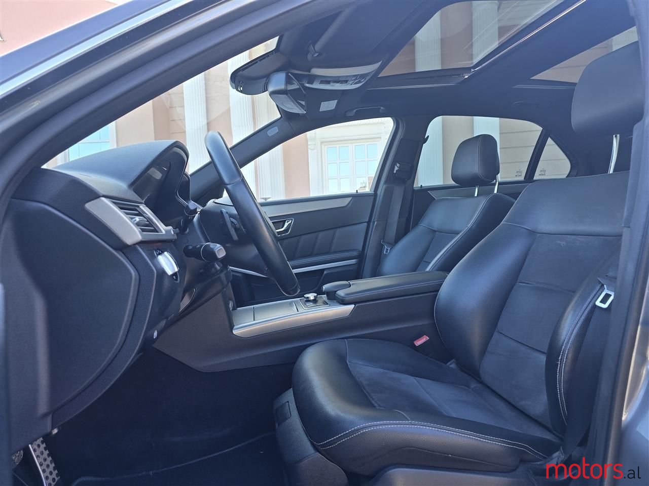 2010' Mercedes-Benz E 350 photo #2