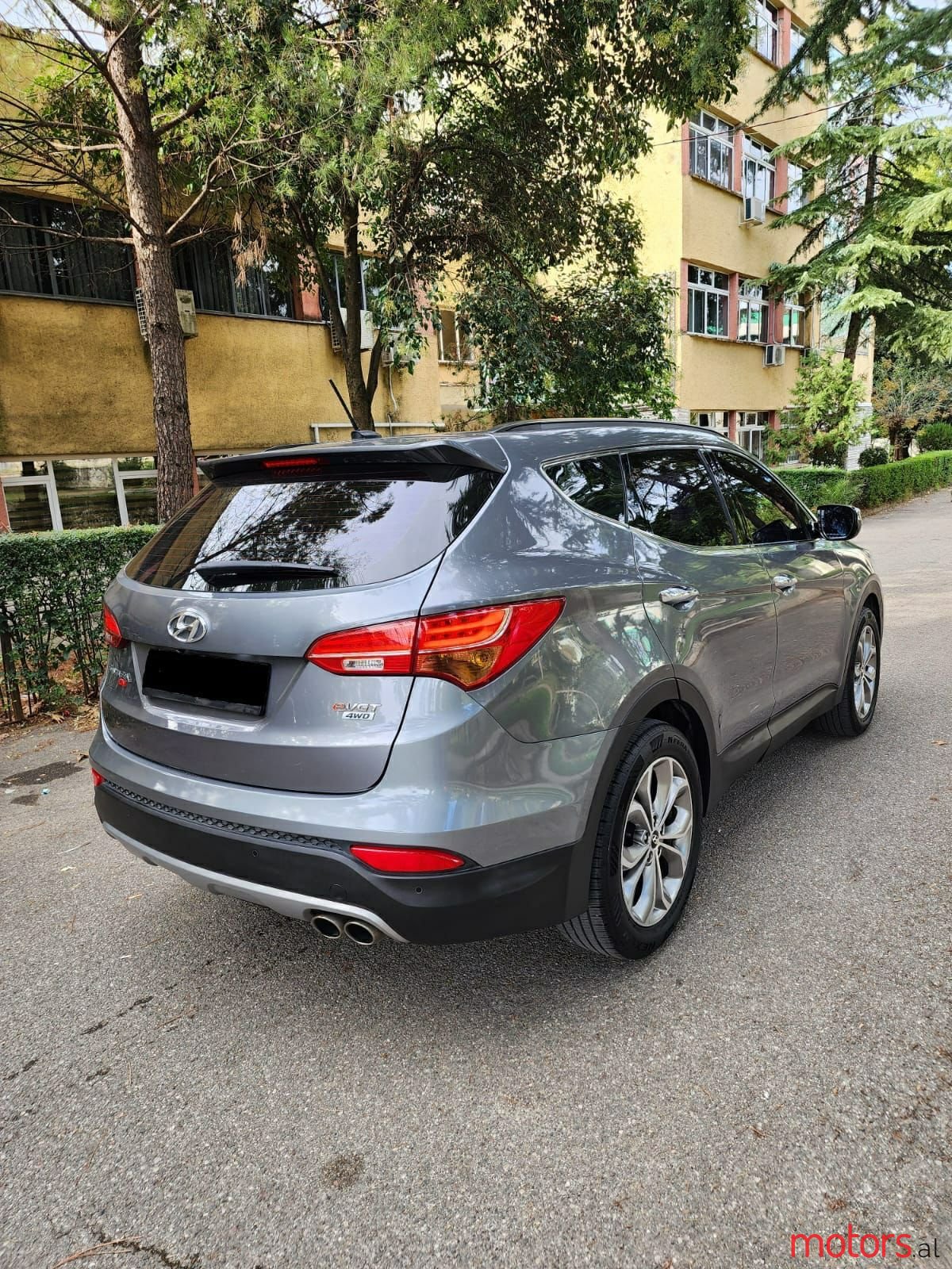 2013' Hyundai Santa Fe photo #3