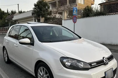 2013' Volkswagen Golf