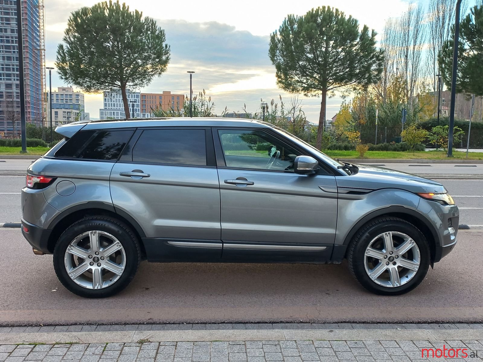 2013' Land Rover Range Rover Evoque photo #1