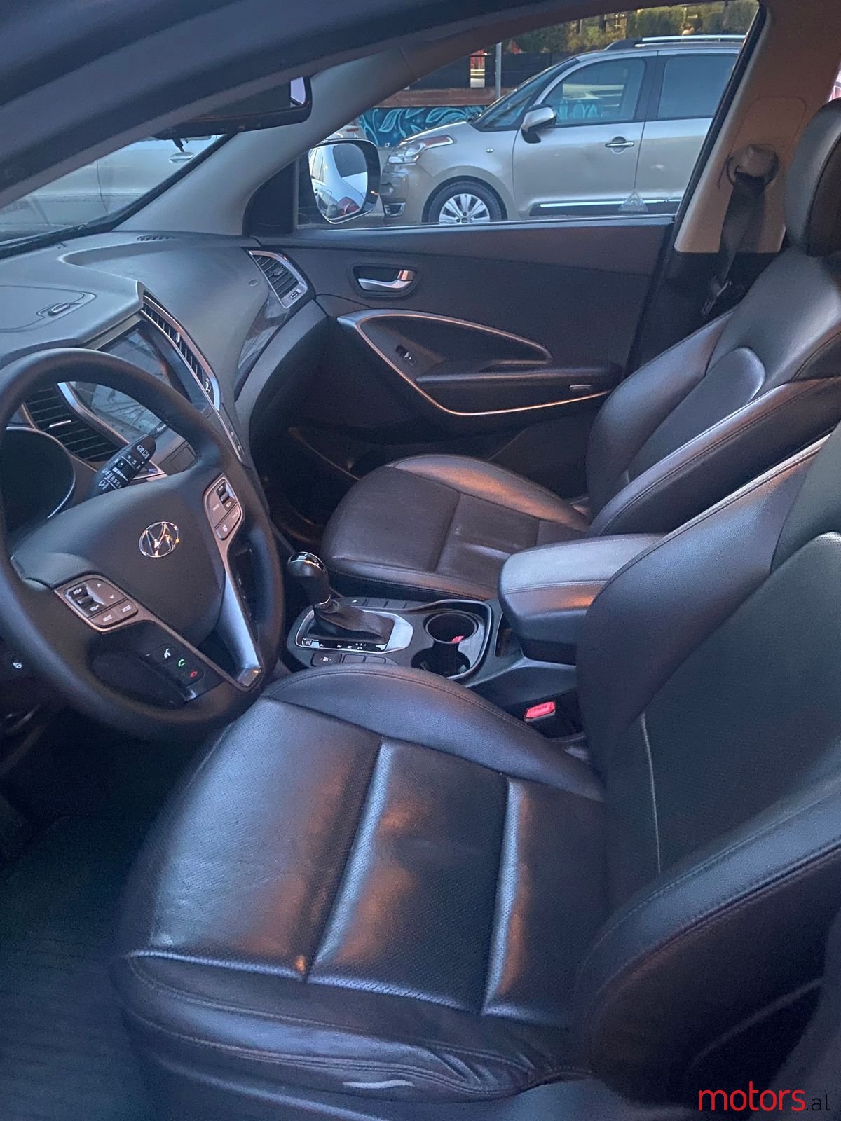 2013' Hyundai Santa Fe photo #4