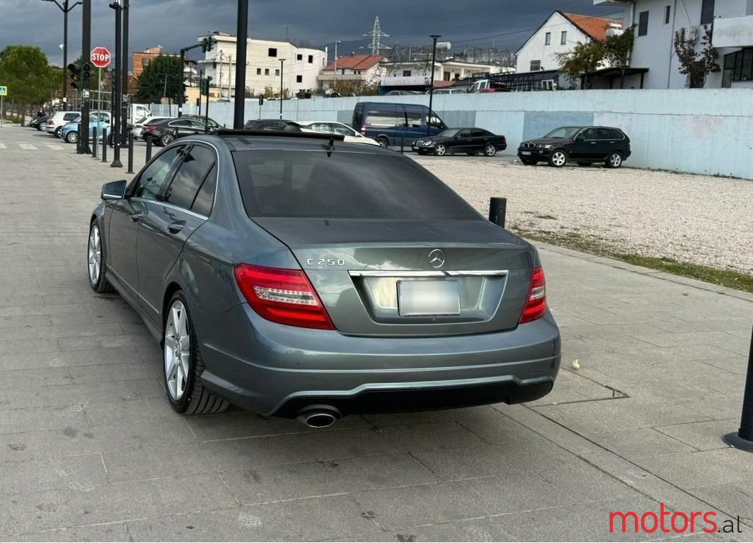 2012' Mercedes-Benz C 250 photo #5