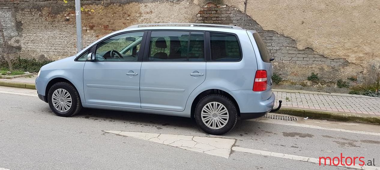 2006' Volkswagen Touran photo #1