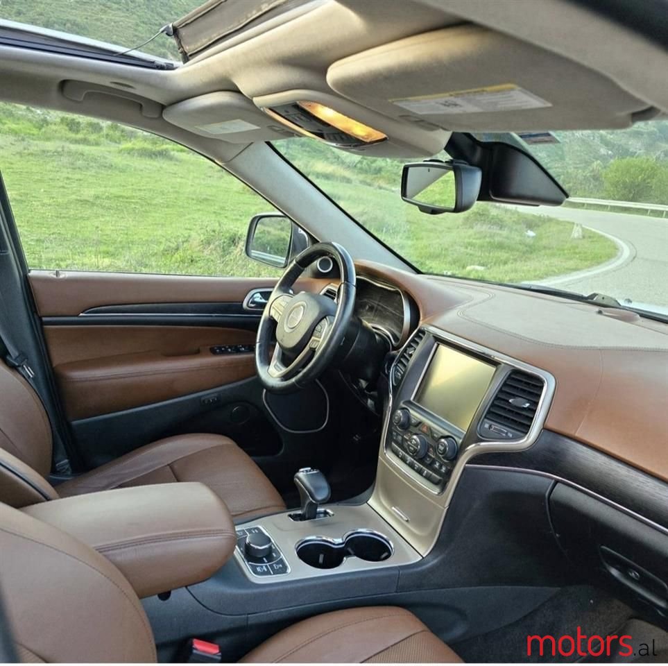 2015' Jeep Grand Cherokee photo #5