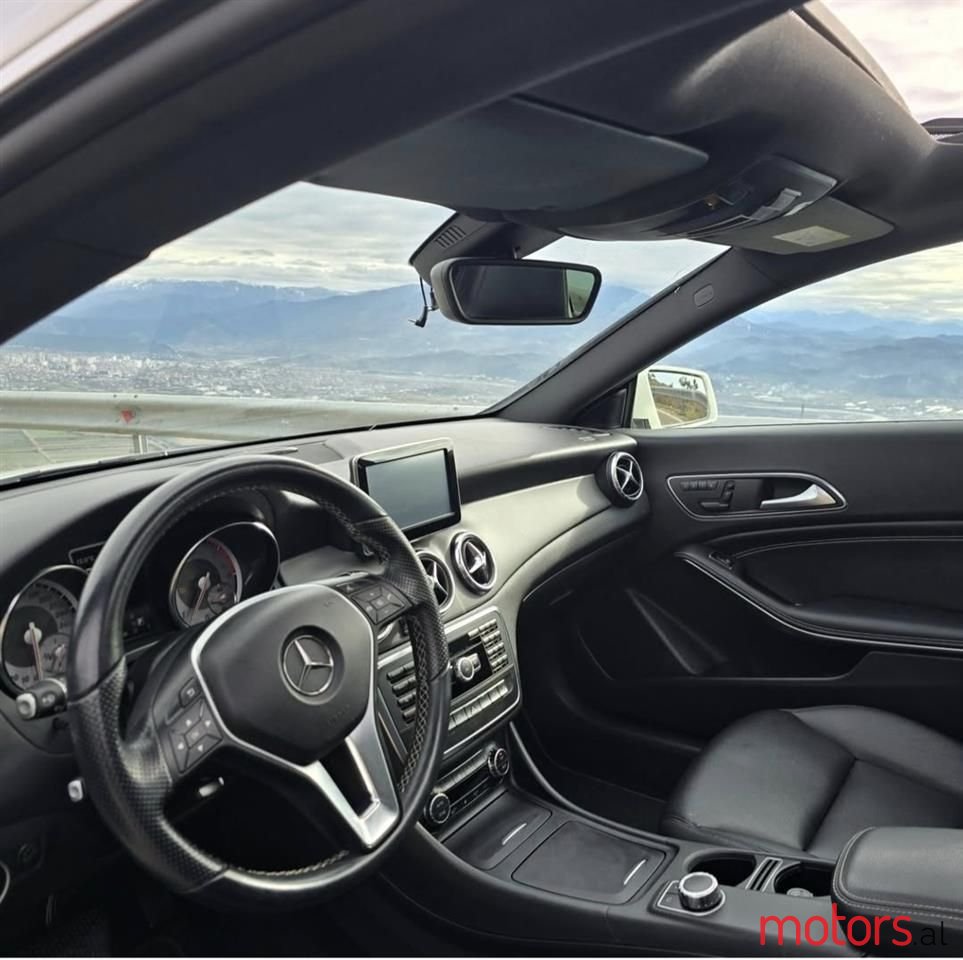 2014' Mercedes-Benz CLA 200 photo #3