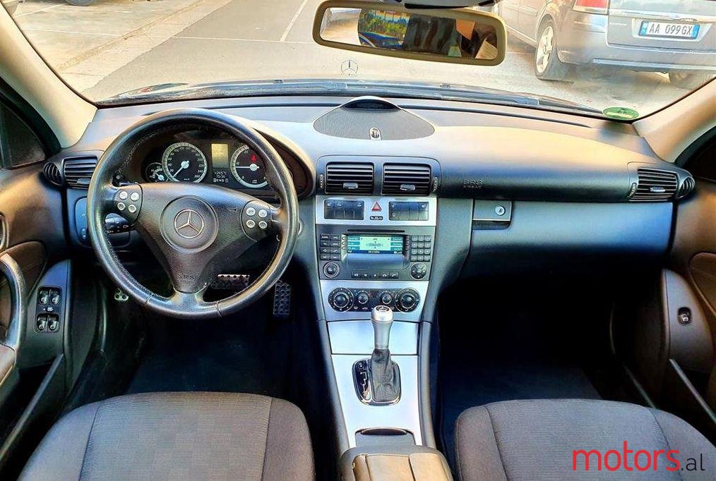 2006' Mercedes-Benz C 220 photo #1
