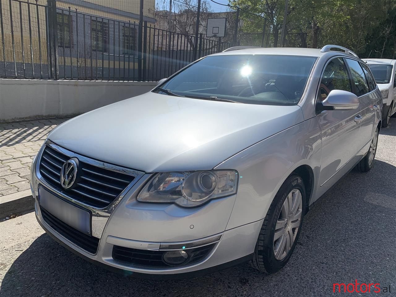 2010' Volkswagen Passat photo #2