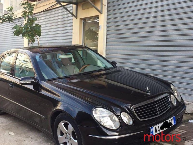 2003' Mercedes-Benz E 220 photo #2