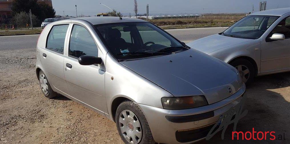 2002' Fiat Punto photo #1