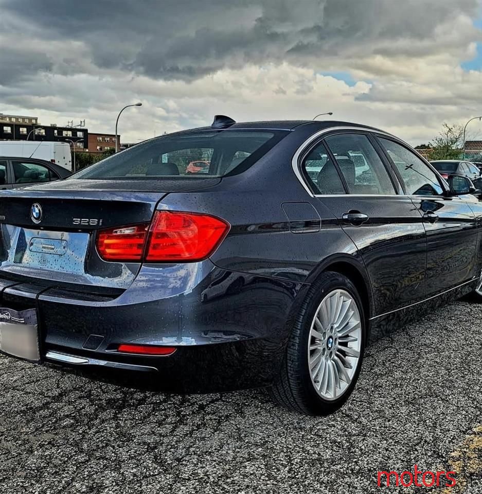 2015' BMW 3 Series photo #1