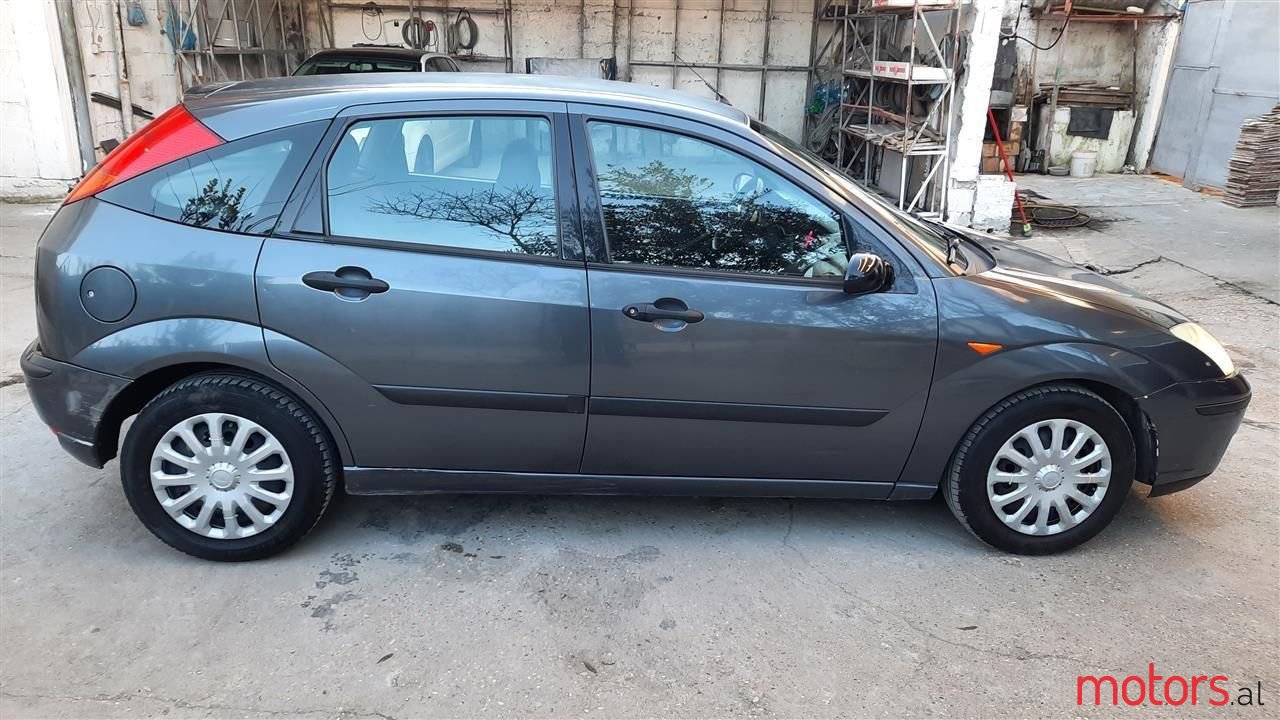 2002' Ford Focus photo #3