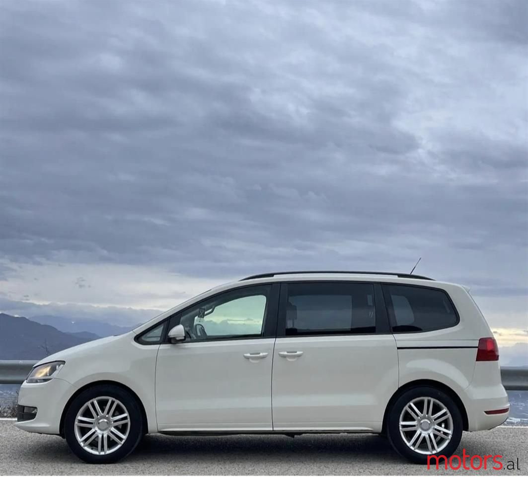 2014' Volkswagen Sharan photo #3